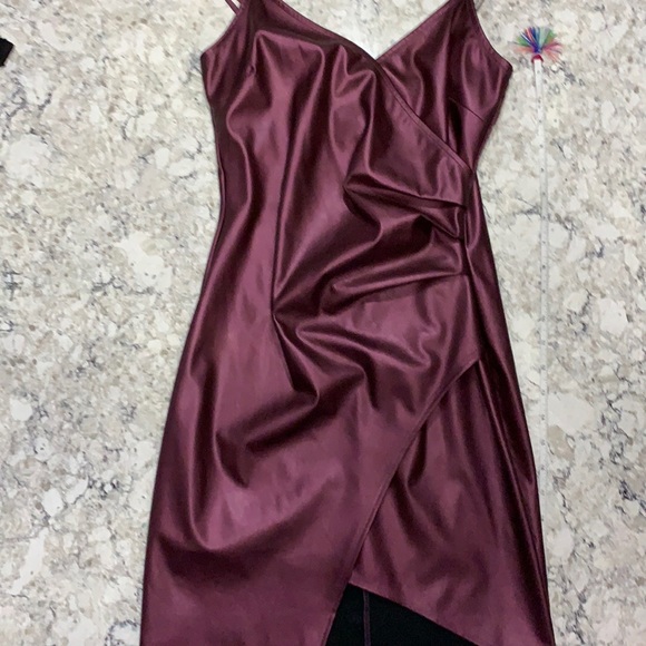 BLUEBLUSH Stunning metallic dress, assymetrical - Picture 9 of 11